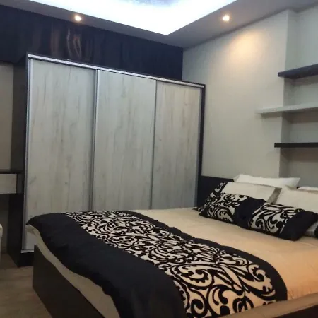 Luxury Two Bedroom Flat Błagojewgrad