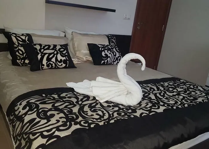 Luxury Two Bedroom Flat *