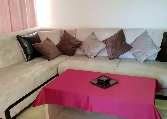 Luxury Two Bedroom Flat Daire